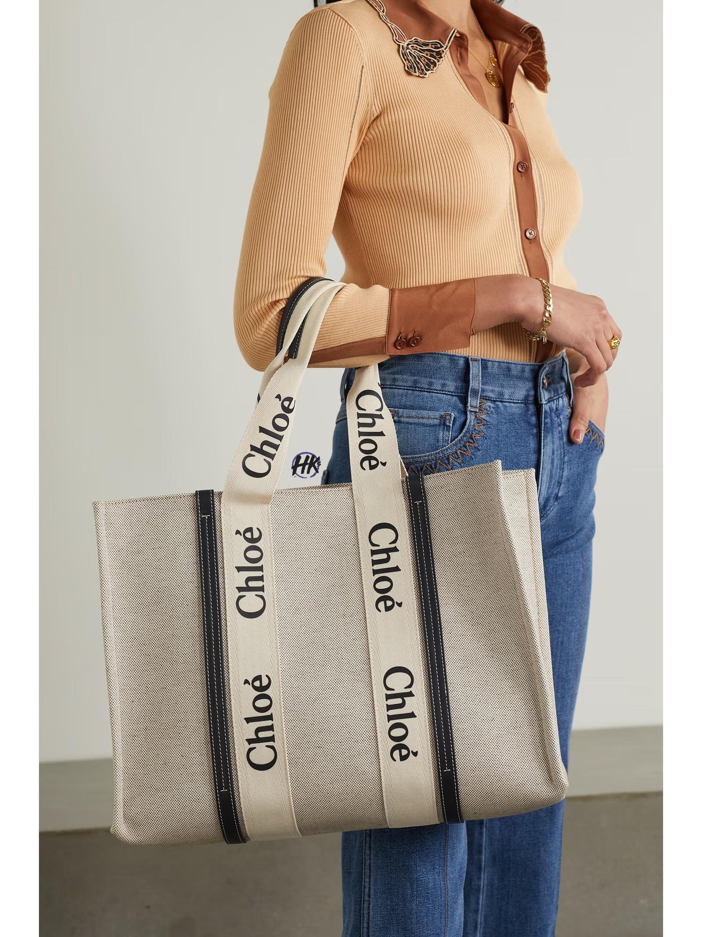 Chole Woody Tote Bags